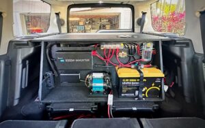 12v dual battery system in back of Drawer System